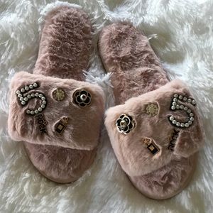 SALE!!! FLUFFY FAUX FUR SLIPPERS SIZE 7-8